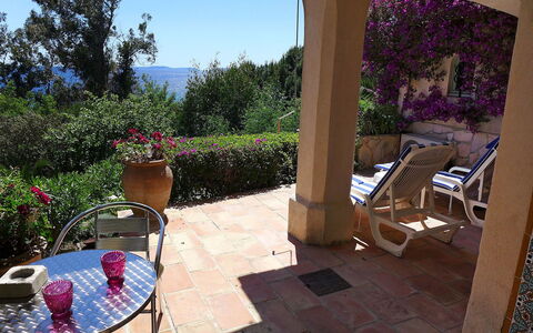 L'Oustalounet: Property, Patio, Backyard, Yard, Building, House, Landscaping, Real Estate, Room, Furniture