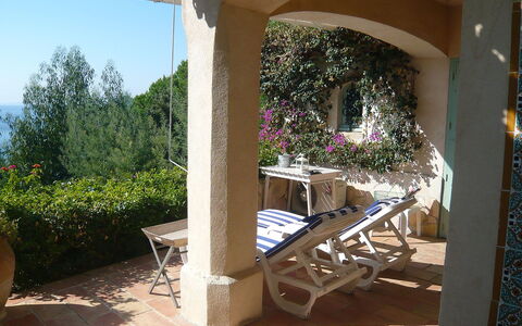L'Oustalounet: Property, Architecture, Building, Real Estate, Porch, House, Plant, Landscaping, Arch, Backyard