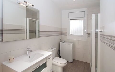 Alberes: Mirror, Sink, Plumbing Fixture, Property, Tap, Bathroom Sink, Bathroom, Purple, Building