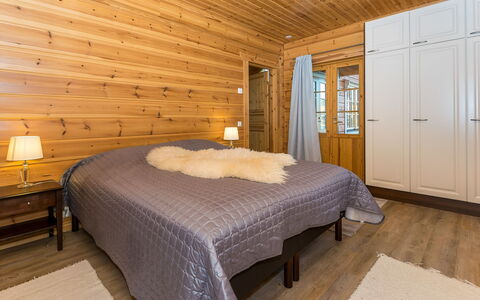 Lokinsiipi: Interior Design, Flooring, Floor, Wood, Ceiling, Wood Flooring, Furniture, Bed, Bedroom, Room