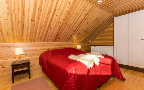Lokinsiipi: Bed, Bedroom, Interior Design, Flooring, Floor, Wood, Ceiling, Bed Sheet, Bedding, Wood Flooring