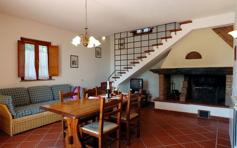 La Valle: Property, Room, Building, House, Ceiling, Interior Design, Floor, Furniture, Real Estate, Wood Flooring