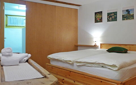 Chesa Frizzoni: Furniture, Property, Comfort, Building, Wood, Interior Design, Textile, Bed Frame, Bed