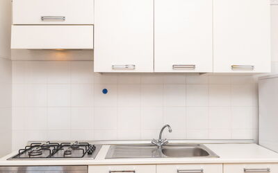 Mare 450.3: Cabinetry, Kitchen Sink, Countertop, Sink, Property, Furniture, White, Kitchen, Kitchen Stove, Tap