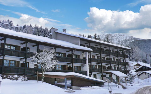 Berchtesgaden 300: Cloud, Sky, Building, Snow, Nature, Window, Slope, Tree, Urban Design, House