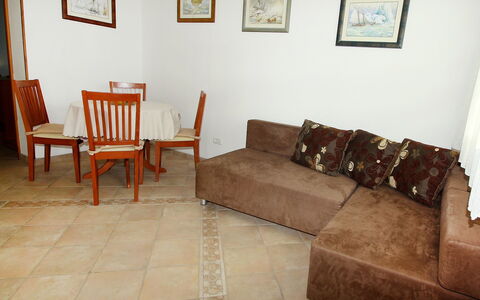 Parunov: Brown, Furniture, Property, Picture Frame, Couch, Chair, Wood, Living Room, Table, Flooring