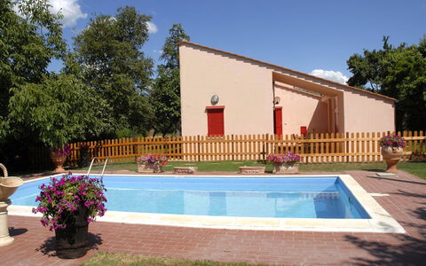 Casa Laura: Property, House, Building, Swimming Pool, Real Estate, Home, Villa, Architecture, Residential Area, Facade