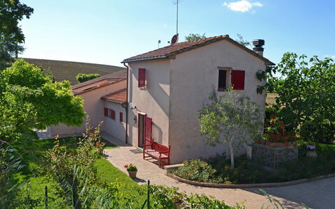 Casa Laura: Property, House, Residential Area, Building, Neighbourhood, Home, Real Estate, Rural Area, Architecture, Land Lot