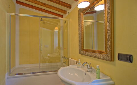 Villa Noceta: Bathroom, Room, Property, Wall, Sink, Bathroom Cabinet, Plaster, Bathroom Sink, Interior Design, House