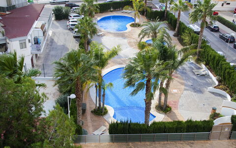 Calpe Calp 315: Plant, Water, Azure, Building, Arecales, Urban Design, Vegetation, Tree, Biome, Leisure