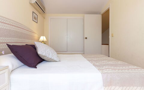 Salvagina 53: Furniture, Comfort, Building, Shade, Wood, Bed, Pillow, Flooring, Floor