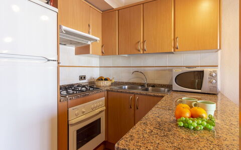 Salvagina 53: Countertop, Cabinetry, Kitchen Sink, Sink, Property, Furniture, Kitchen Stove, Kitchen Appliance, Kitchen, Tap