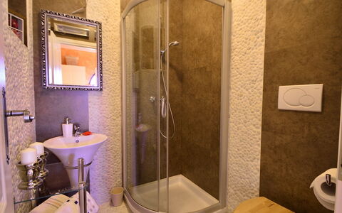 Villa Olea: Bathroom, Property, Room, Plumbing Fixture, Interior Design, Door, Shower Door, Tile, Shower, Building
