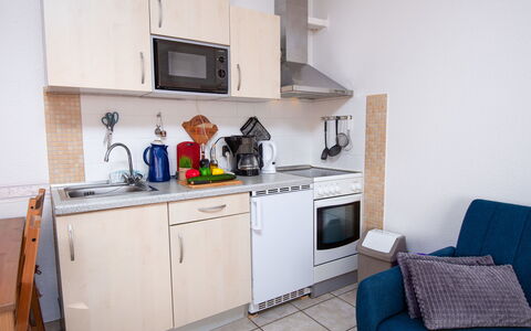 Achtern Diek: Cabinetry, Kitchen Sink, Sink, Blue, Countertop, Kitchen Appliance, Kitchen Stove, Kitchen, Interior Design, Tap