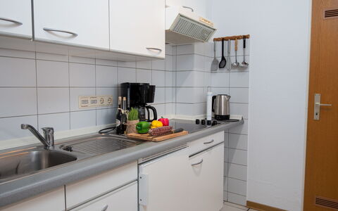 Norddeich 757: Kitchen Sink, Sink, Cabinetry, Countertop, Tap, Kitchen Appliance, Kitchen, Kitchen Stove, Home Appliance, Interior Design