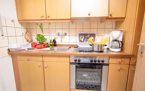 Störtebeker: Kitchen Sink, Cabinetry, Countertop, Property, Sink, Tap, Kitchen, Kitchen Stove, Plumbing Fixture, Kitchen Appliance