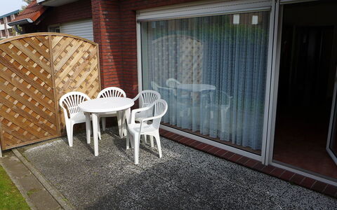 Teetied: Property, House, Real Estate, Room, Building, Architecture, Chair, Home, Window, Facade