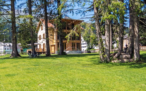 Von Capeller: Property, House, Tree, Home, Grass, Estate, Real Estate, Cottage, Lawn, Building