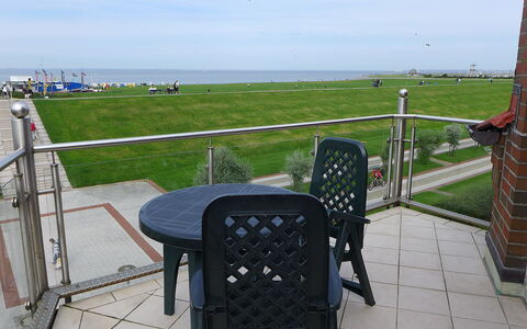Meerblick: Sky, Property, Furniture, Chair, Outdoor Furniture, Grass, Leisure, Fence, Shade, Real Estate