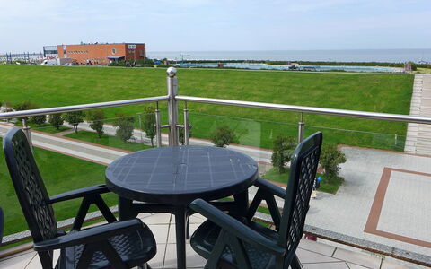 Meerblick: Sky, Table, Property, Building, Chair, Cloud, Outdoor Furniture, Outdoor Table, Shade, Grass