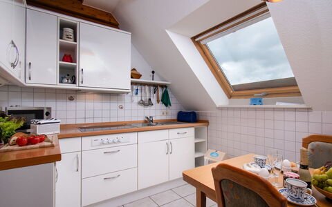 Meerblick: Cabinetry, Furniture, Property, Building, Countertop, Wood, Kitchen Appliance, Chair, Interior Design, Kitchen