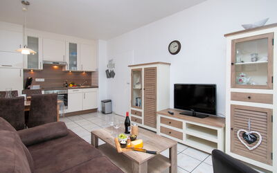 Seestern 796.1: Furniture, Property, Couch, Table, Wood, Interior Design, Orange, Living Room, Studio Couch