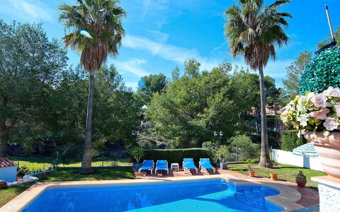 El Sueno de Jeanne-Marie: Water, Plant, Cloud, Sky, Blue, Building, Swimming Pool, Nature, Tree, Body Of Water