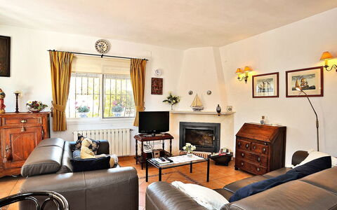 El Sueno de Jeanne-Marie: Brown, Picture Frame, Property, Furniture, Couch, Plant, Wood, Interior Design, Lighting, Comfort