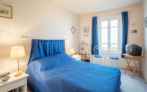 Saint Malo 260: Furniture, Property, White, Azure, Blue, Comfort, Wood, Textile, Interior Design