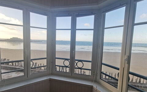 Saint Malo 260: Sky, Property, Water, Azure, Interior Design, Wood, Building, Shade, Floor