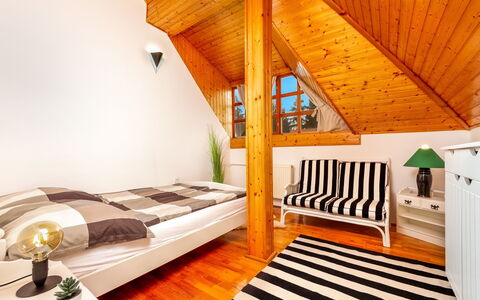 Ruby 2: Property, Furniture, Building, Wood, Comfort, Interior Design, Architecture, Floor, House, Flooring