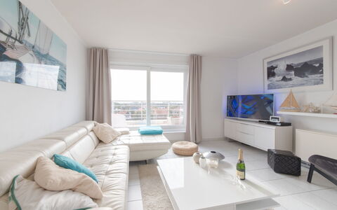 Wilde Zee with Terrace: Property, Window, Azure, Couch, Interior Design, Wood, Living Room, Flooring, Floor