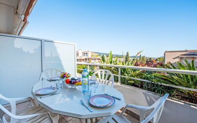 Accommodation:&nbsp;Le Domaine de la Baie 154.4