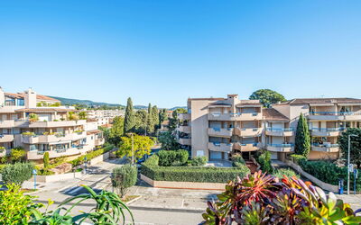Accommodation:&nbsp;Le Domaine de la Baie 154.4