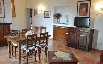 Accommodation:&nbsp;Azzara