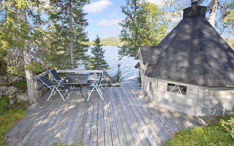 Villa Vuosselinjärvi: Apartment, Residential Area, Condominium, Urban Design, Balcony, Mixed-Use, Resort, Estate, Hotel, Shade