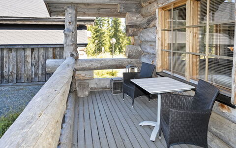 Villa Vuosselinjärvi: Apartment, Residential Area, Condominium, Urban Design, Balcony, Mixed-Use, Resort, Estate, Hotel, Shade