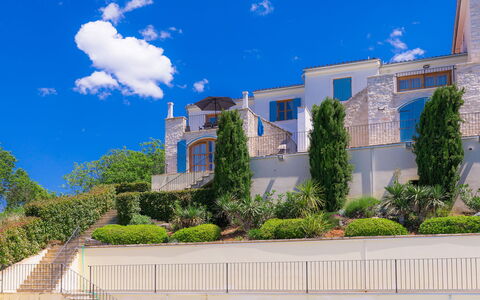 Buje 200: Sky, Property, Daytime, Blue, Architecture, Residential Area, Building, Home, Real Estate, House