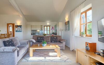 Accommodation:&nbsp;Veronica 200.3