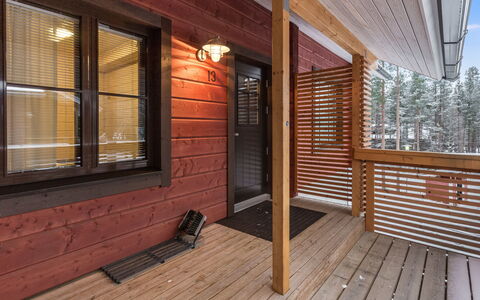 Sointuilevi 2 D 13: Wood, Ceiling, Hardwood, Wood Stain, Siding, Plank, Wood Flooring, Lumber, Log Cabin, Plywood