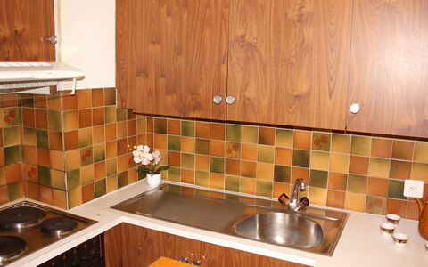 Eridan: Brown, Countertop, Cabinetry, Tap, Kitchen Sink, Plumbing Fixture, Sink, Property, Furniture, Building