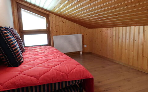 Cassiopée 26: Property, Wood, Interior Design, Building, Flooring, Comfort, Architecture, Floor, Wall, Wood Stain