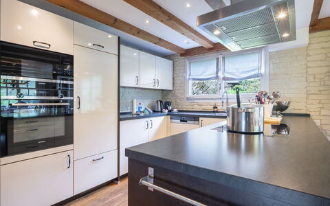 Chalet am Schärm: Building, Cabinetry, Property, Countertop, Furniture, Plant, Kitchen Appliance, Kitchen, Interior Design, Table
