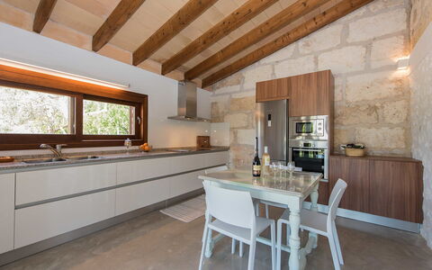 Cas Ciutada: Room, Property, Building, Furniture, Interior Design, Ceiling, Beam, Floor, Countertop, House