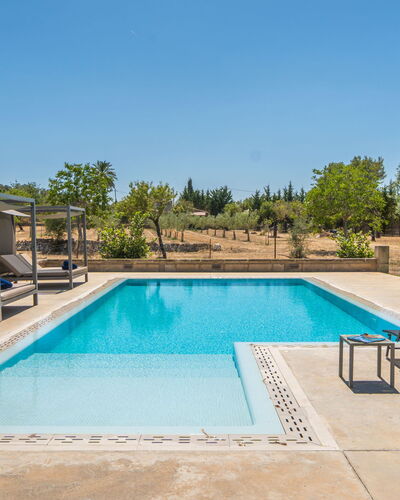 Cas Ciutada: Swimming Pool, Water, Outdoor Furniture, Resort, Furniture, Sunlounger, Composite Material, Eco Hotel, Shade, Chair
