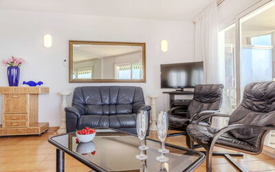 Groc 230.1: Furniture, Interior Design, Couch, Flooring, Ceiling, Floor, Living Room, Table, Room, Lighting