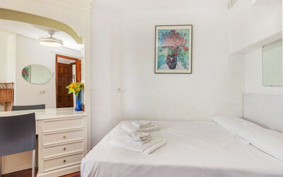 Accommodation:&nbsp;Groc 230.1