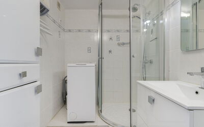 Accommodation:&nbsp;Camargue Village 110.4