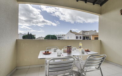 Accommodation:&nbsp;Camargue Village 110.4