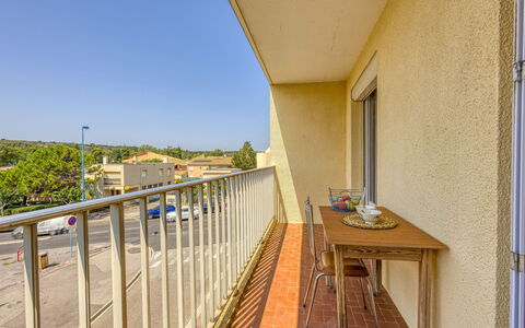 Narbonne-Plage 295: Water, Plant, Property, Building, Swimming Pool, Azure, Window, Architecture, Leisure, Residential Area